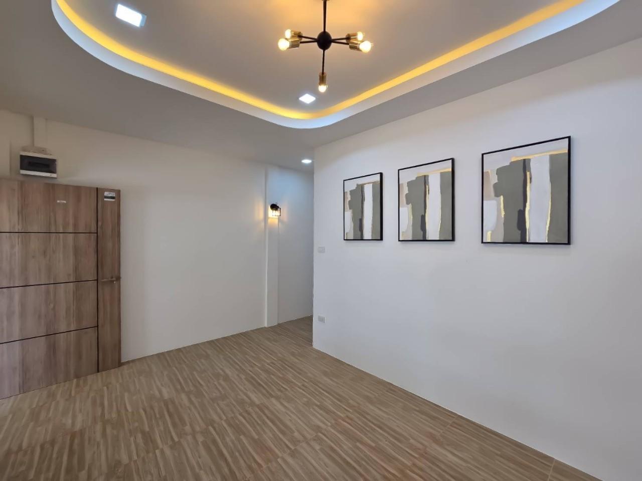 หมู่บ้านรัตนา WR-02716 3