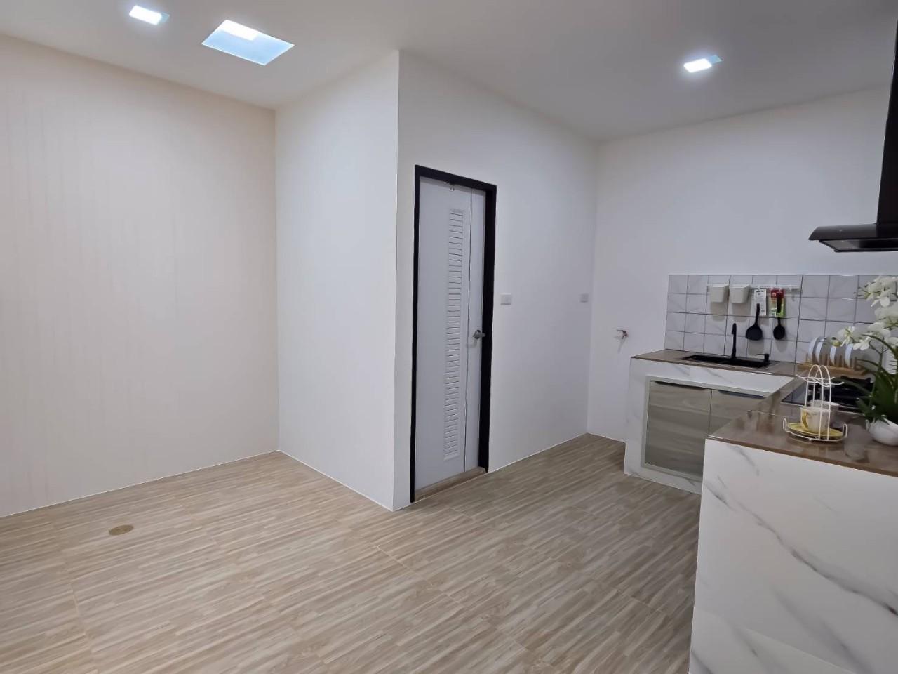 หมู่บ้านรัตนา WR-02716 9