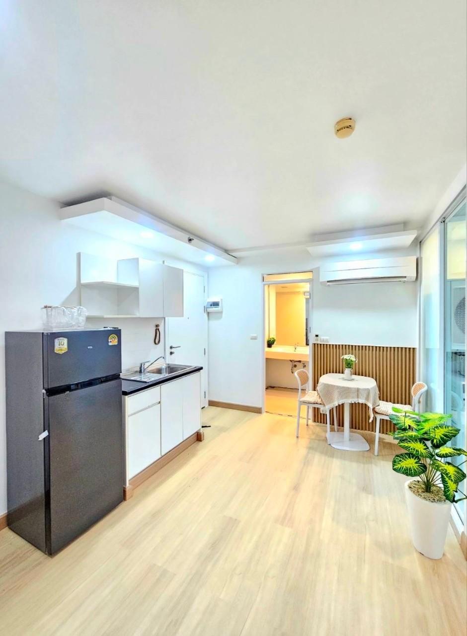 The Light Condominium WR-02960 5