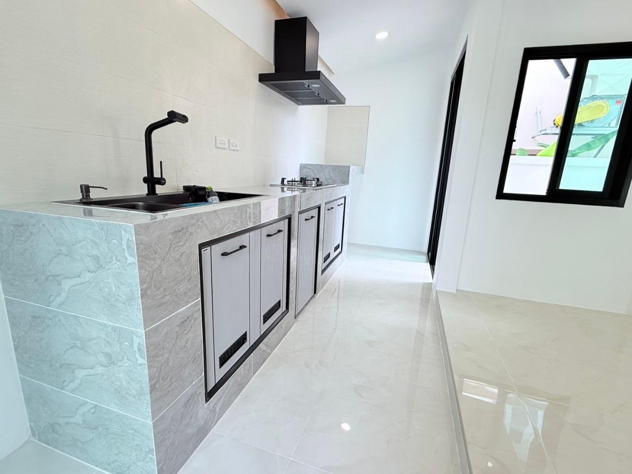 Land & House @ Chalong WR-02264 5