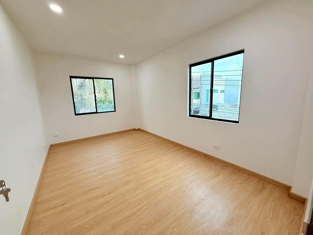 หมู่บ้านโกลเด้นวิลล์ 5 WR-03037 4