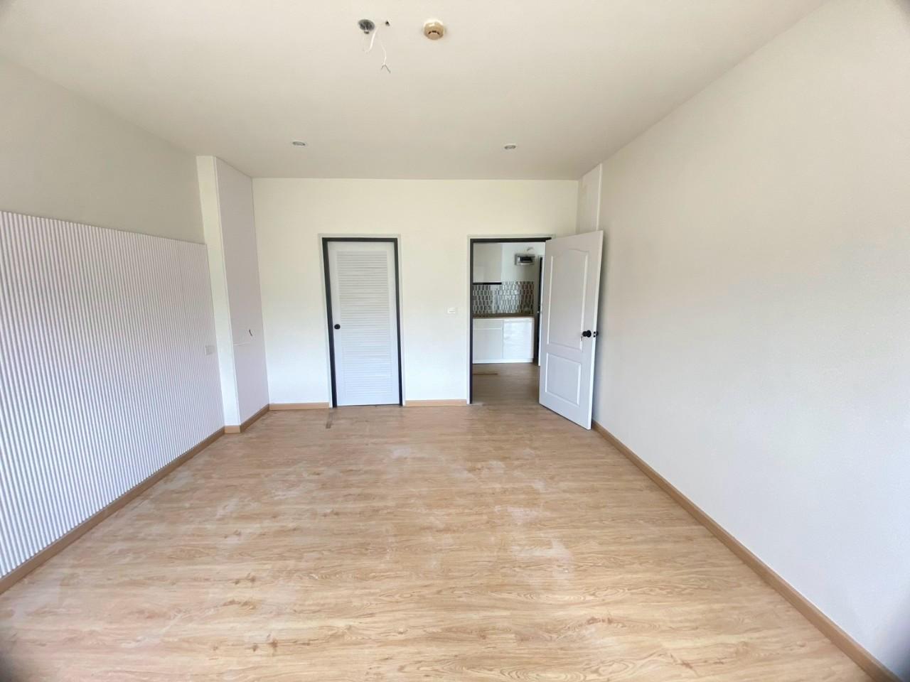 Phanason The Green Place Condominium WR-03049 5