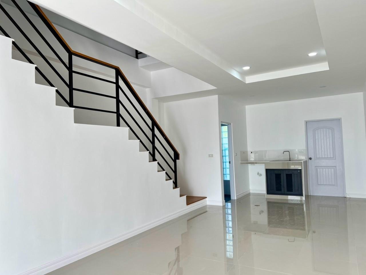 ทาวน์เฮาส์ 2 ชั้น ป่าคลอก WR-03052 2