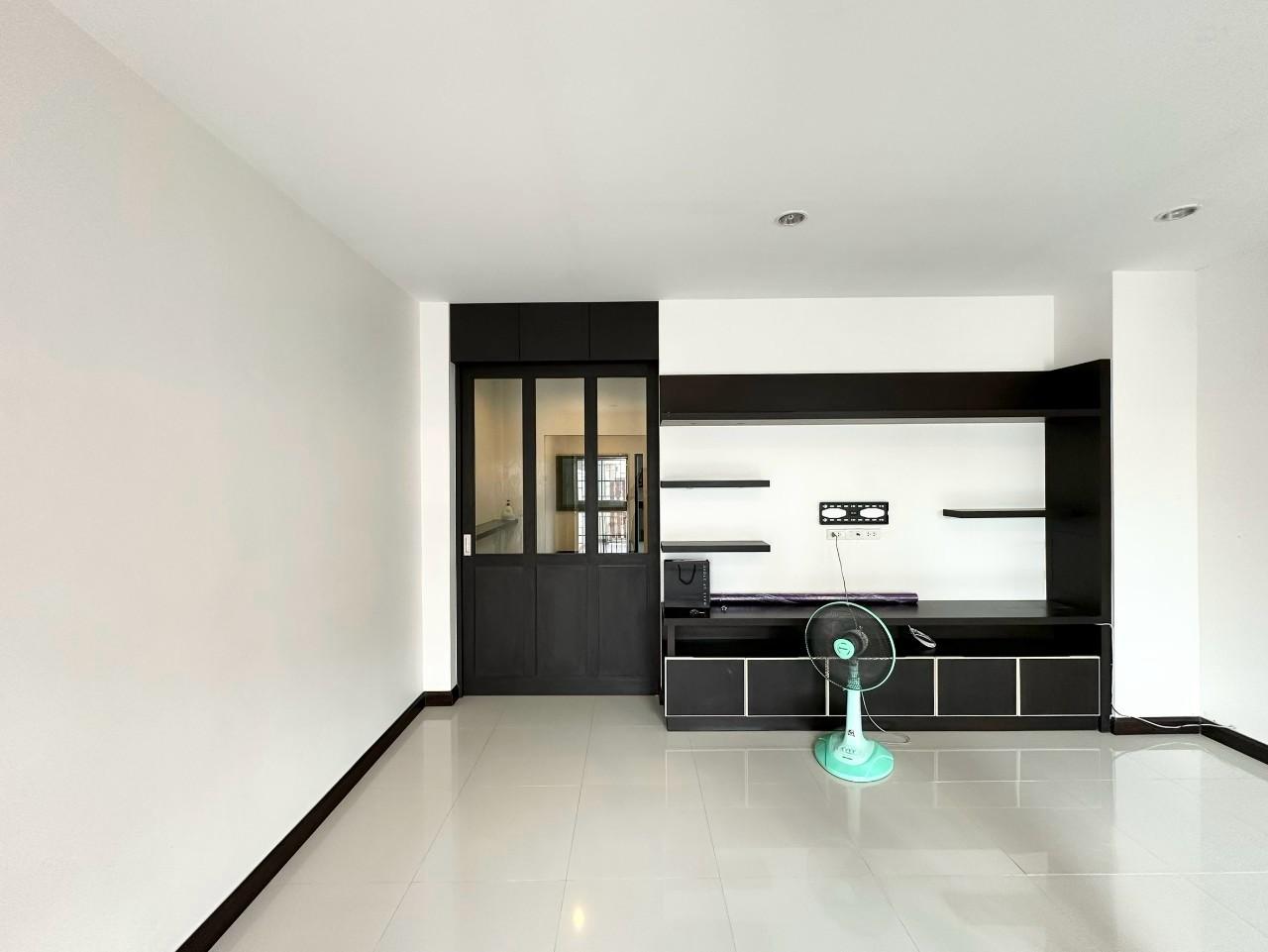 บ้านแฝดฉลอง WR-03053 2