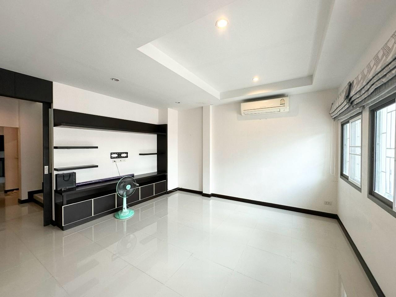 บ้านแฝดฉลอง WR-03053 3