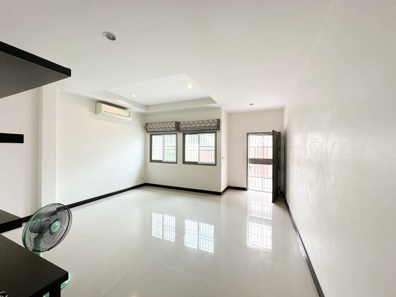 บ้านแฝดฉลอง WR-03053 8