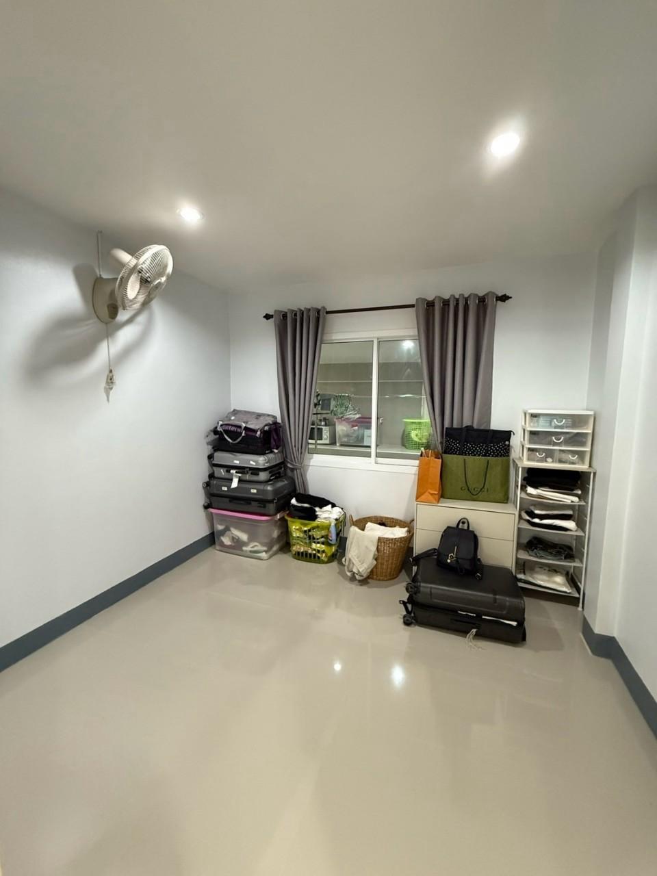 Land and House ปาริชาต WR-03056 3