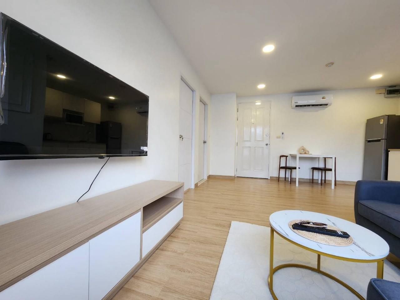 The Clover Condo WR-03061 2