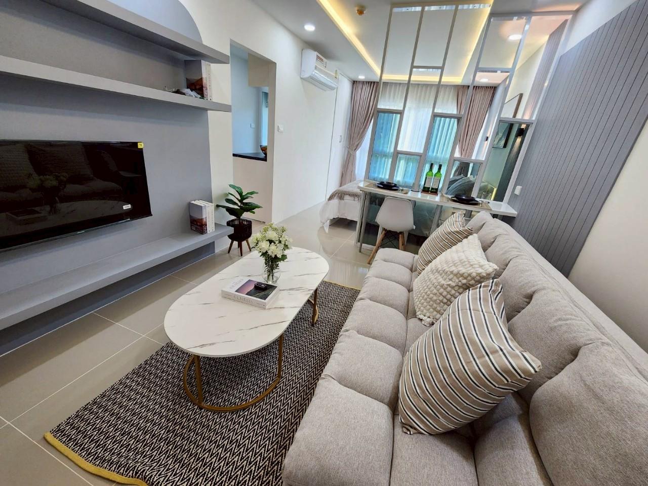 The Royal Place WR-03128 8