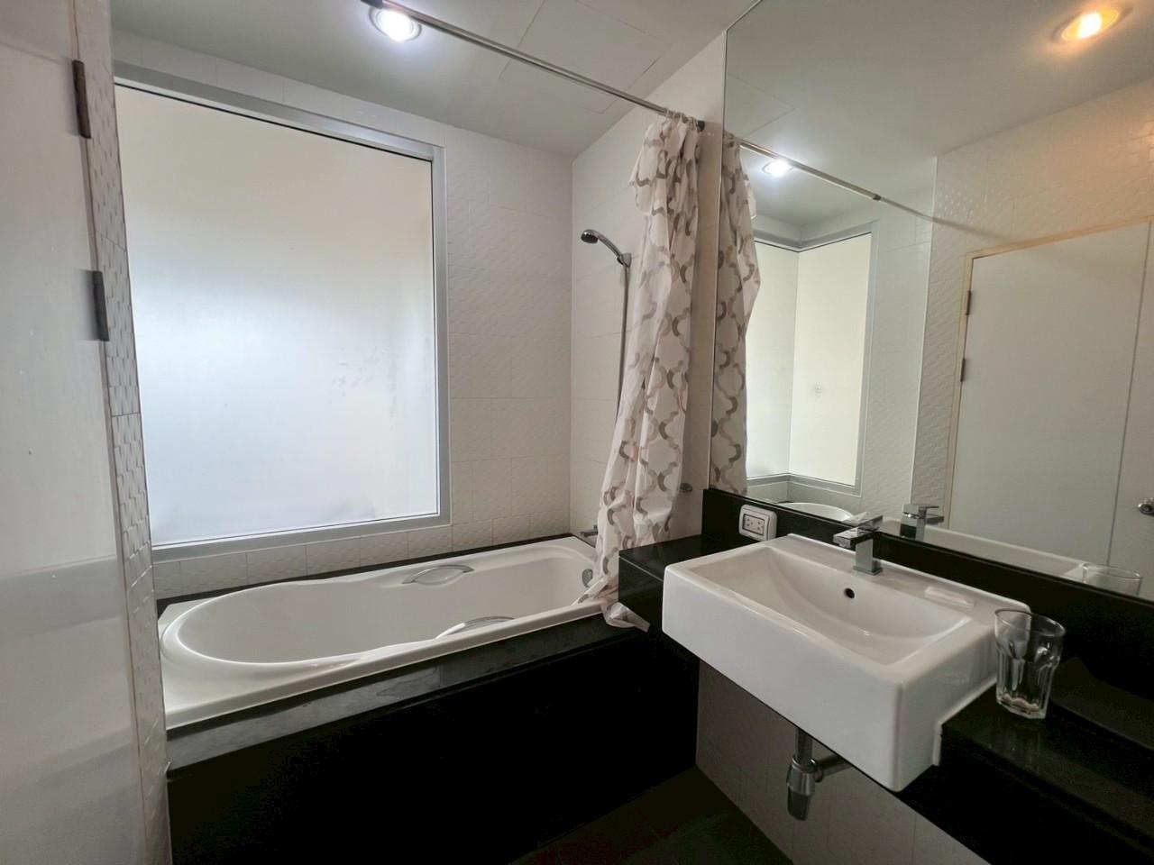 Chic Condominium WR-03155 6