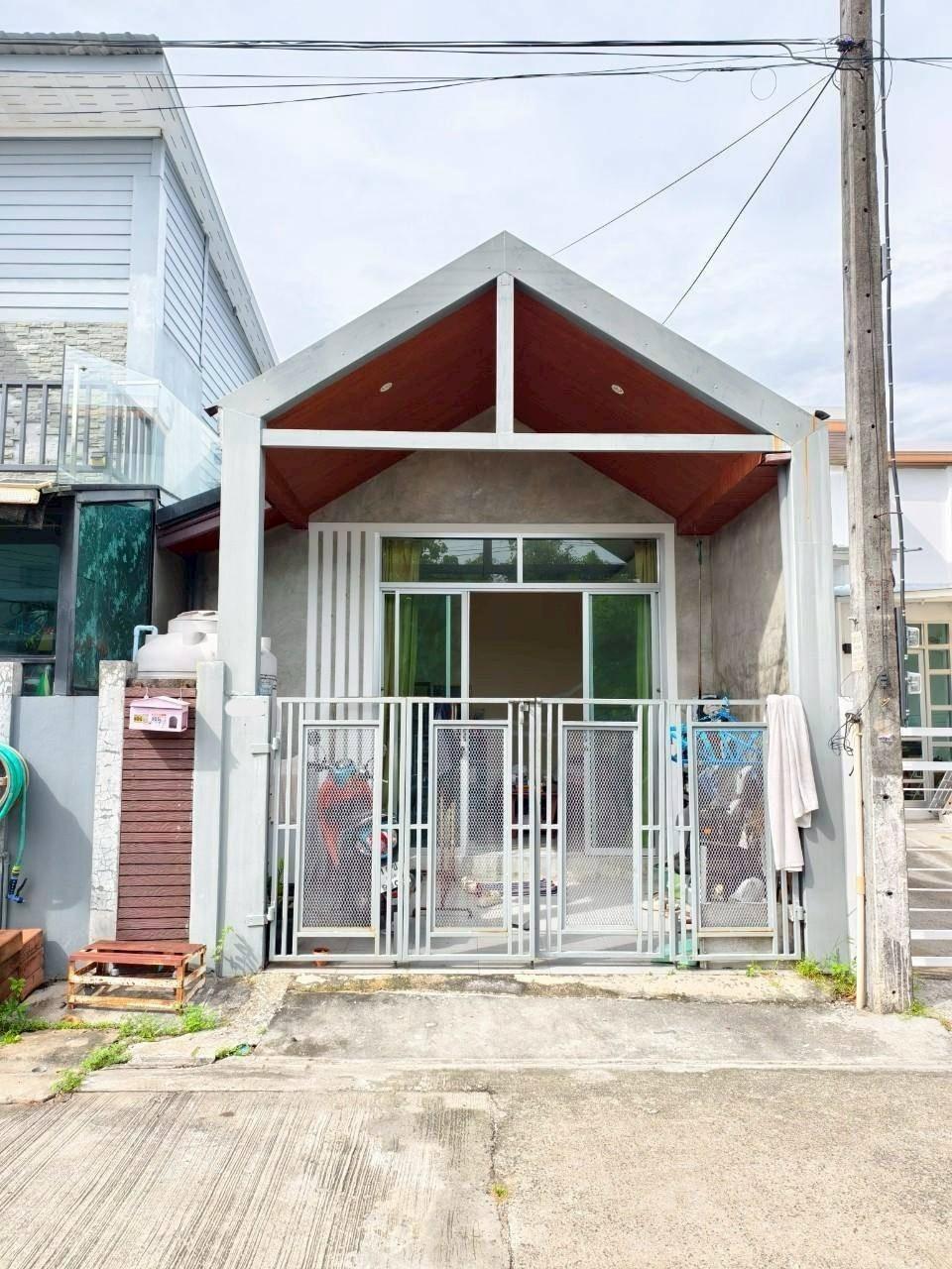 หมู่บ้านฉลองลีฟวิ่งโฮม WR-03163 1